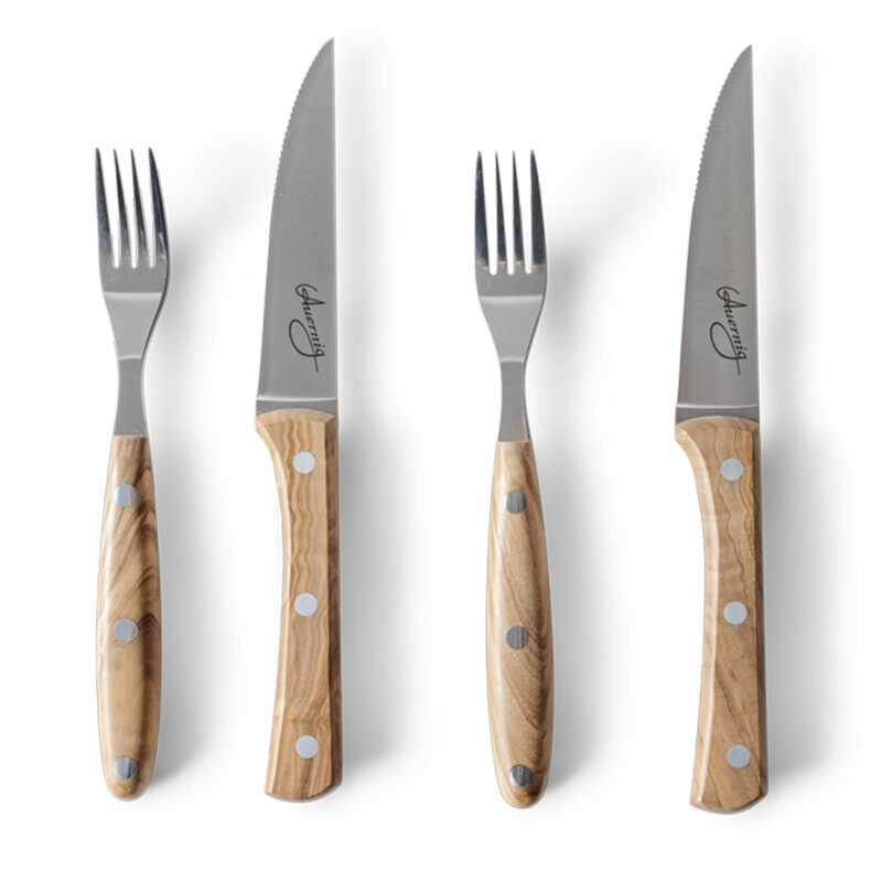 Elegantes Besteckset mit Holzgriffen